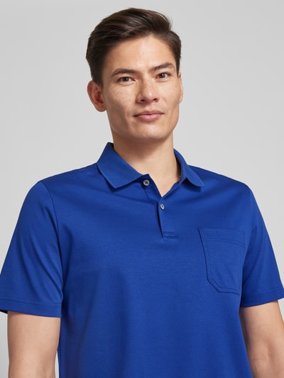 MAERZ Muenchen Koszulka polo o kroju regular fit z kieszenią na piersi Jeansowy niebieski 3