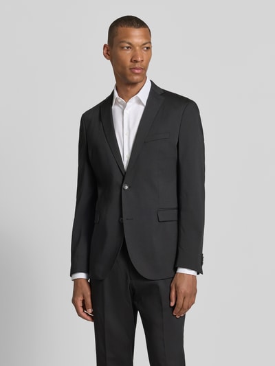 Männermodel trägt Slim Fit Anzugsakko mit Viskose-Anteil von s.Oliver BLACK LABEL in Schwarz, Reverskragen, Ganzkörperansicht von vorne.