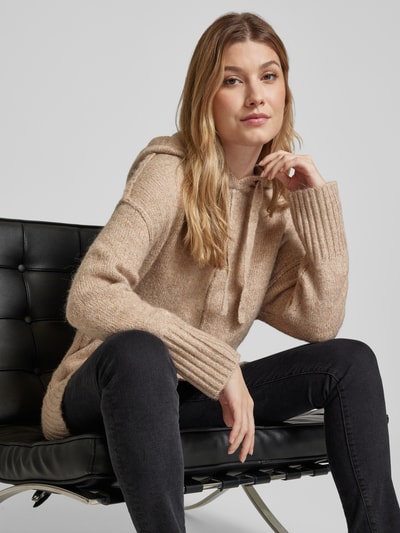 Vero Moda Sweter z dzianiny z kapturem model ‘NOELLE’ Złamany biały 3