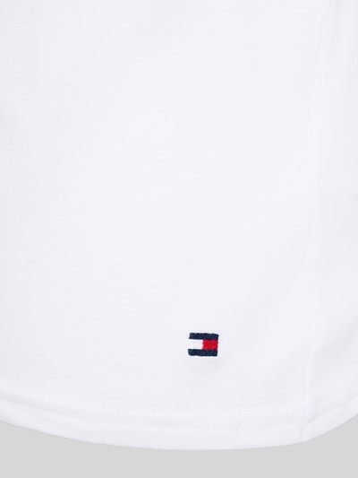 Produktfoto, Slim Fit T-Shirt Set aus Baumwoll-Mix im 3er-Pack von Tommy Hilfiger, Optik: Unifarben, Jersey-Struktur, weiß, kleines Logo, Multipack:3er-Pack