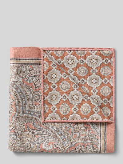 Produktfoto, Einstecktuch aus reiner Seide von Verugia, quadratisches Design in Rosa, Beige und Weiß, feine Muster, glatte Textur, 30 x 30 cm.