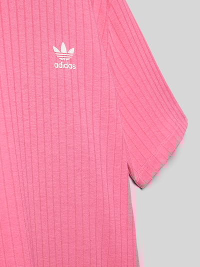 adidas Originals T-shirt o kroju wide fit z efektem prążkowania Mocnoróżowy 2