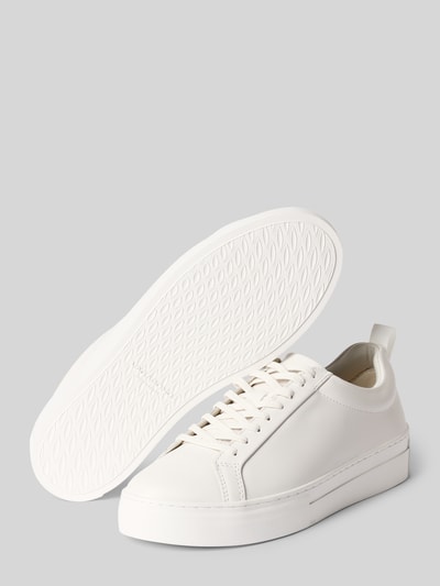 Produktfoto, Low Top Sneaker aus echtem Rindsleder von Vagabond in Optik: Unifarben mit runder Schuhspitze, leichter Plateau-Absatzform, Label-Prägung, Schnürung, leicht profilierter Sohle, Materialverarbeitung: Glattleder.