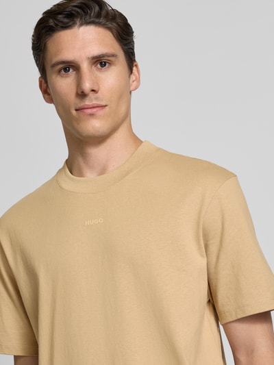 HUGO T-Shirt mit Label-Print Modell 'Dapolino' Beige 3