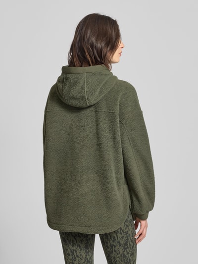 VARLEY Kurtka z polaru o kroju relaxed fit z kapturem model ‘FEY’ Oliwkowy 5