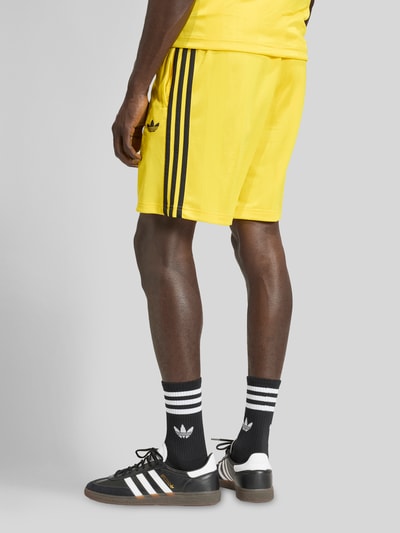 adidas Originals Trainingsshorts mit Logo-Detail GELB 5