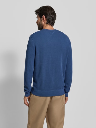 Tommy Hilfiger Sweter z dzianiny o kroju regular fit z czystej bawełny Jeansowy niebieski 5