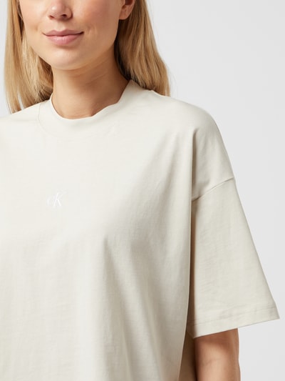 Calvin Klein Jeans T-shirt o kroju pudełkowym z logo  Złamany biały 3