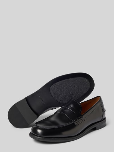 Productfoto, Loafer aus echtem Rindsleder Modell 'STEVEN' van Vagabond, glad zwart leer, ronde neus, open instap, blokhak, gestructureerde zool