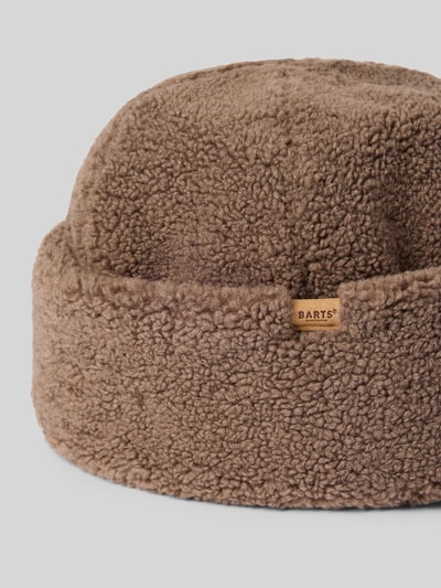 Productfoto, bruine Mütze mit breitem Umschlag model 'Teddybow' van Barts voor dames van zacht teddybont, grove textuur