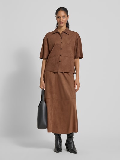 Christian Berg Woman Regular Fit Bluse mit durchgehender Knopfleiste Dunkelbraun 1