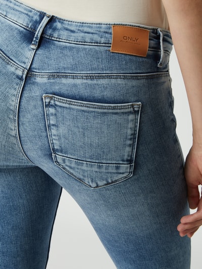 Only Cropped Skinny Fit Jeans mit Stretch-Anteil Modell 'Kendell'  Hellblau 3