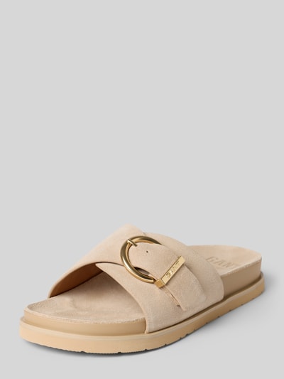 Produktfoto, Slides aus Leder mit Label-Prägung Modell 'Mardale' von Gant in Beige, abgerundete Form, Dornschließe, strukturierte Sohle, 4 cm Absatzhöhe, Damen-Slides