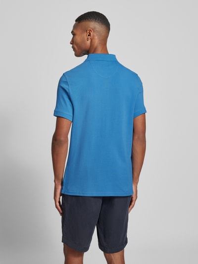 Barbour Slim Fit Poloshirt mit Label-Stitching Jeansblau 5