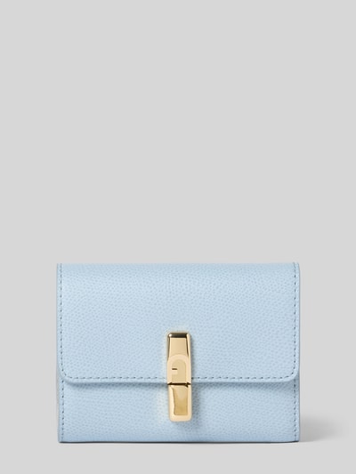 Produktfoto, Portemonnaie aus Leder Modell 'IRIDE' von FURLA in Hellblau mit goldfarbenem Verschluss und feiner Narbung, diverse Fächer