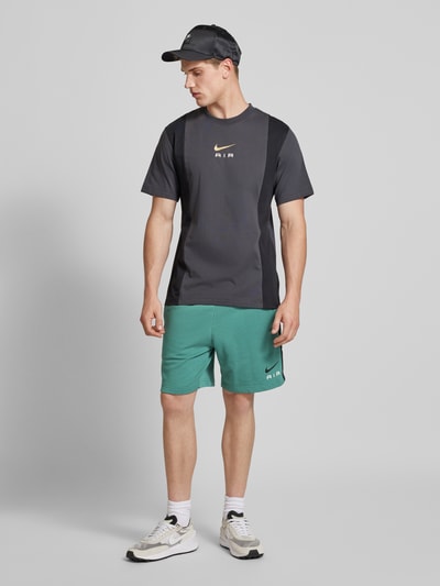 Nike Sweatshorts mit Label-Print Gruen 1