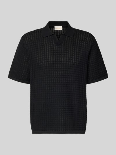 Produktfoto, Regular Fit Poloshirt mit V-Ausschnitt von Jack & Jones, czarna koszulka polo z bawełny, krój regular fit, długość tyłu 67 cm, strukturalna dzianina
