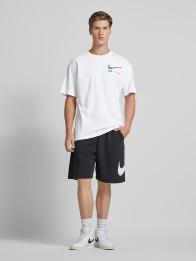 Nike T-shirt z nadrukiem z logo Złamany biały 1