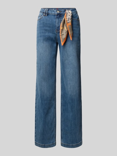 Productfoto, blauwe straight fit jeans uit mix van katoen en modal met lichte wassingen, detail oranje sjaaltje, Straight Fit Jeans uit katoenmix van Buena Vista, dames straight fit jeans