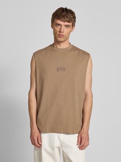 REVIEW Top z nadrukiem z logo Ziemisty brązowy 4