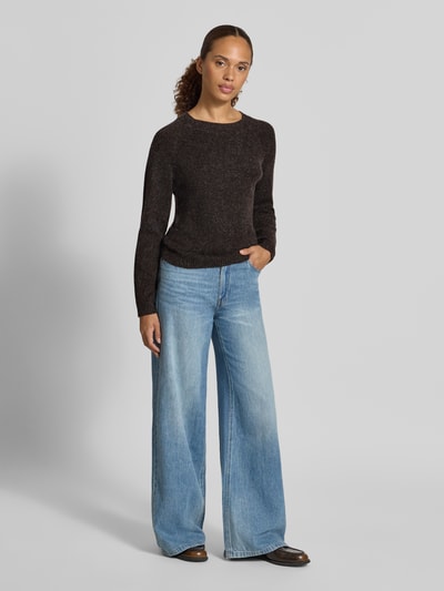 VERO MODA sweter o kroju regular fit z okrągłym dekoltem model 'DOFFY' Czekoladowy 1