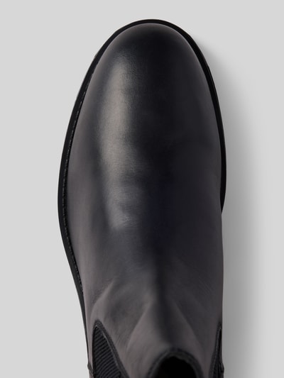 Productfoto, zwart rundleer met glad oppervlak, afgeronde neus, chelsea boots model 'Prepdale' van GANT, Heren