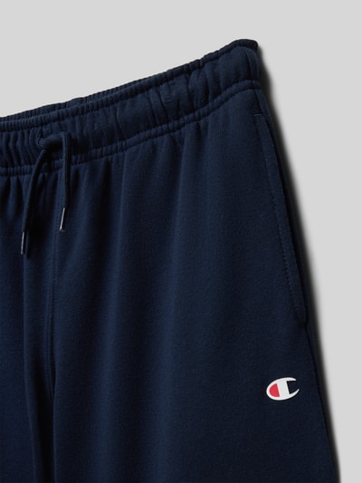 Produktfoto, Sweatshorts mit Logo und elastischem Bund von CHAMPION, dunkelblauer Baumwoll-Mix, Relaxed Fit, sichtbare Struktur