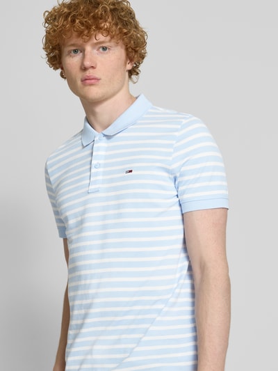 Tommy Jeans Regular Fit Poloshirt aus reiner Baumwolle mit Logo-Stitching Hellblau 3