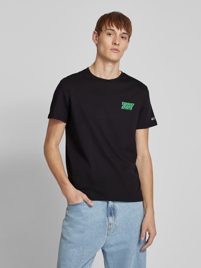 Tommy Jeans T-shirt o kroju regular fit z czystej bawełny z napisem z logo Czarny 4