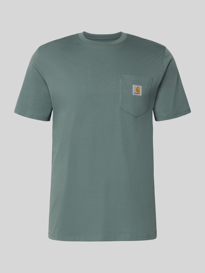 Produktfoto, Regular Fit T-Shirt mit Logo-Patch von Carhartt Work In Progress in Grün, reine Baumwolle, Rundhalsausschnitt, Brusttasche