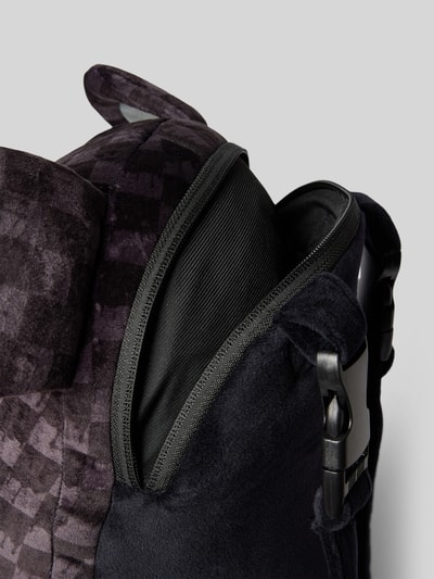 Sprayground Rucksack in Teddy-Optik Modell 'DRIPPING SHARKS IN PARIS' Black 5