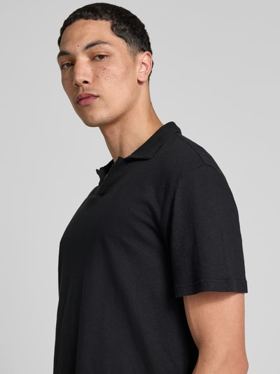 Officine Générale Poloshirt mit V-Ausschnitt Black 3
