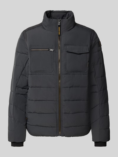 Produktfoto, gewatteerd jack met borstzakken Model 'SKYLOCK' van PME Legend, regular fit, opstaande kraag, ritssluiting, labeldetail, donkergrijs, textuur met doorgestikte naden, maat M: ruglengte 70 cm, schouderbreedte 47 cm, borstwijdte 59 cm, mouwlengte 68 cm