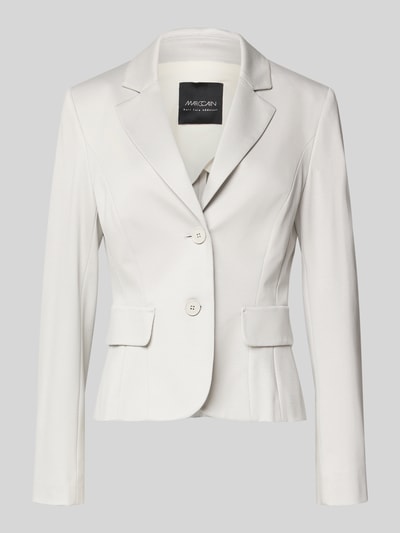 Produktfoto, Slim Fit Blazer mit Pattentaschen von Marc Cain, mieszanka bawełny, krój slim fit, kołnierz z połami, zapięcie na guzik, kieszenie z patką, długość tyłu w rozmiarze 36: 54 cm, szerokość w rozmiarze 36: 35 cm, długość rękawów w rozmiarze 36: 63 cm, jasny kolor, gładka tekstura, klasyczna forma