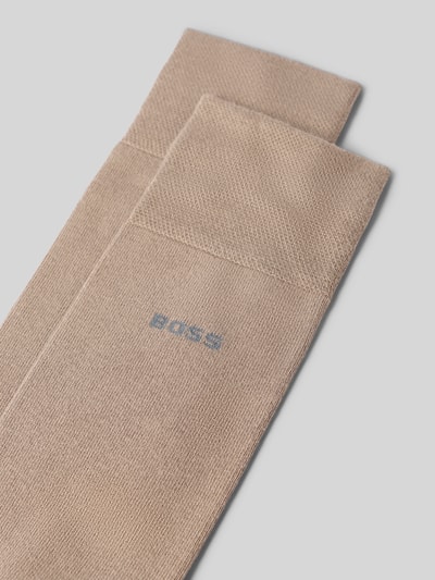 Produktfoto, beigefarbene Socken aus Viskose-Mix im 2er-Pack von BOSS, feine Struktur, glatte Oberfläche, Herren Socken von BOSS