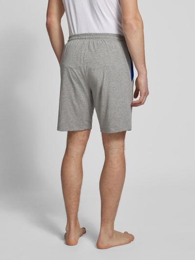 BOSS Szorty z dzianiny dresowej o kroju regular fit z tunelem model ‘Mix&Match’ Średnioszary 5