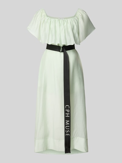 Produktfoto, hellgrünes Midikleid mit Volant-Karree-Ausschnitt, Gürtel mit Label-Detail, Modell 'MOLLY' von Copenhagen Muse, taillierter Schnitt, Lyocell-Mix, weiche Textur