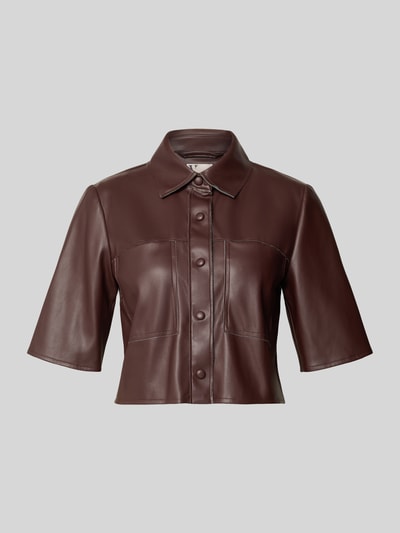 Produktfoto, Cropped Bluse in Leder-Optik von VM by Vera Mont in Dunkelbraun mit Hemdblusenkragen, Knopfleiste und kurzen Ärmeln.