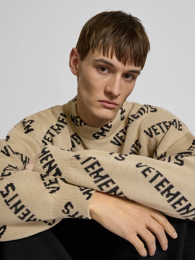 VETEMENTS Oversized Wollpullover mit Stehkragen Taupe 3