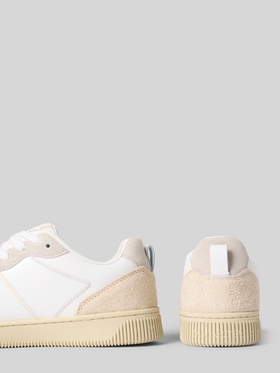 Productfoto, Low Top Sneaker uit puur rundsleder model 'SANDRA' van Marc O'Polo, unikleuren, ronde neus, vlakke hak, structuurzool, suède en gladleer