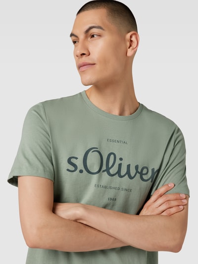 s.Oliver RED LABEL T-shirt z nadrukiem z logo Trzcinowy 3