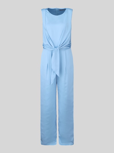Produktfoto, Jumpsuit aus Satin mit Bindegürtel von Christian Berg Cocktail in Hellblau, gerades Bein, leicht tailliert, glatte Oberfläche