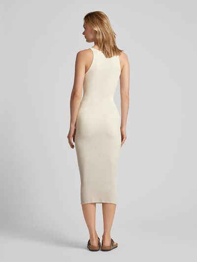 AWARE Sukienka midi z efektem prążkowania model ‘JUINIPER’ Beżowy 5
