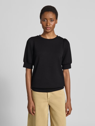 Vrouwenmodel draagt sweatshirt met ballonmouwen van Soyaconcept, Materiaalmix met stretch, los model, ronde hals, halflange mouwen, Model 'BANU', voorkant, Ganzkörperansicht van voren.