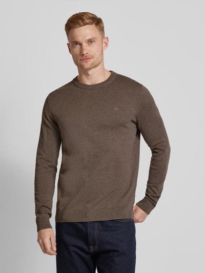 Tom Tailor Sweter z dzianiny z wyhaftowanym logo model ‘BASIC’ Średniobrązowy 4