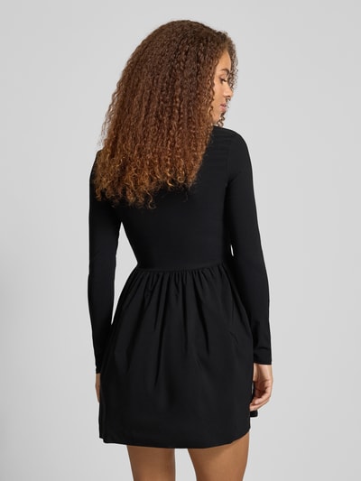 Only Sukienka z długim rękawem o linii A z mieszanki wiskozy model ‘MENIA’ Czarny 5