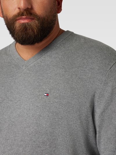 Tommy Hilfiger Big & Tall PLUS SIZE Strickpullover mit Logo-Stitching Modell 'PIMA' Mittelgrau meliert 3