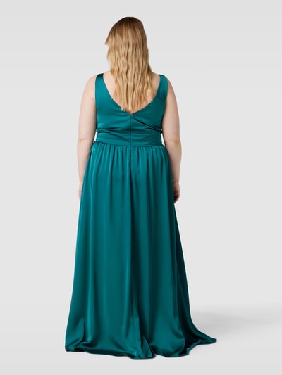 My Mascara Curves PLUS SIZE Abendkleid mit V-Ausschnitt Gruen 5