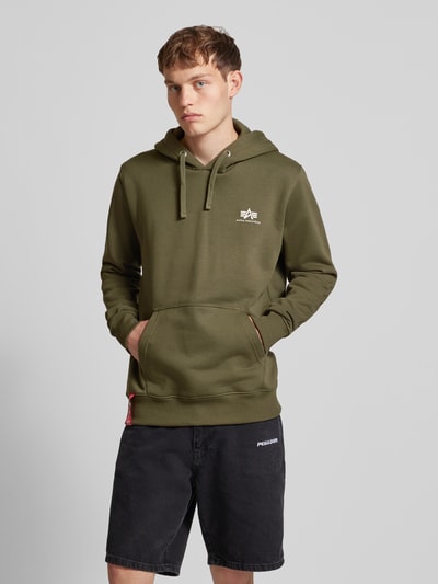 Alpha Industries Hoodie mit Label-Print Oliv 4