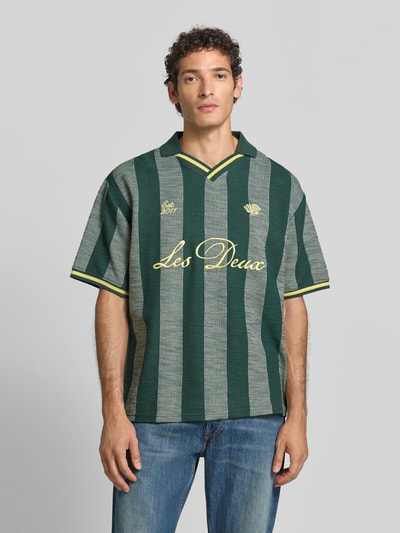 Les Deux Loose Fit Poloshirt mit V-Ausschnitt Dunkelgruen 4